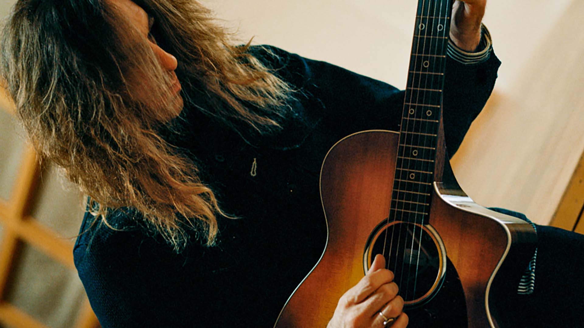 世界屈指のテクニカル・ギタリスト＝ニック・ジョンストンが語る、アコースティック・ギターの魅力