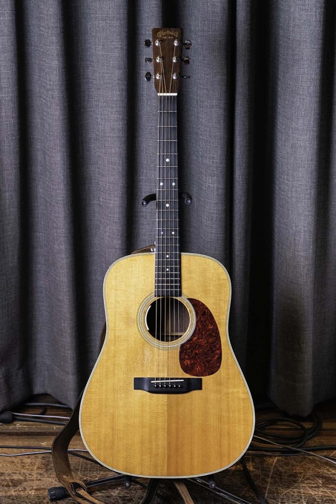 Martin／D-28（前面）