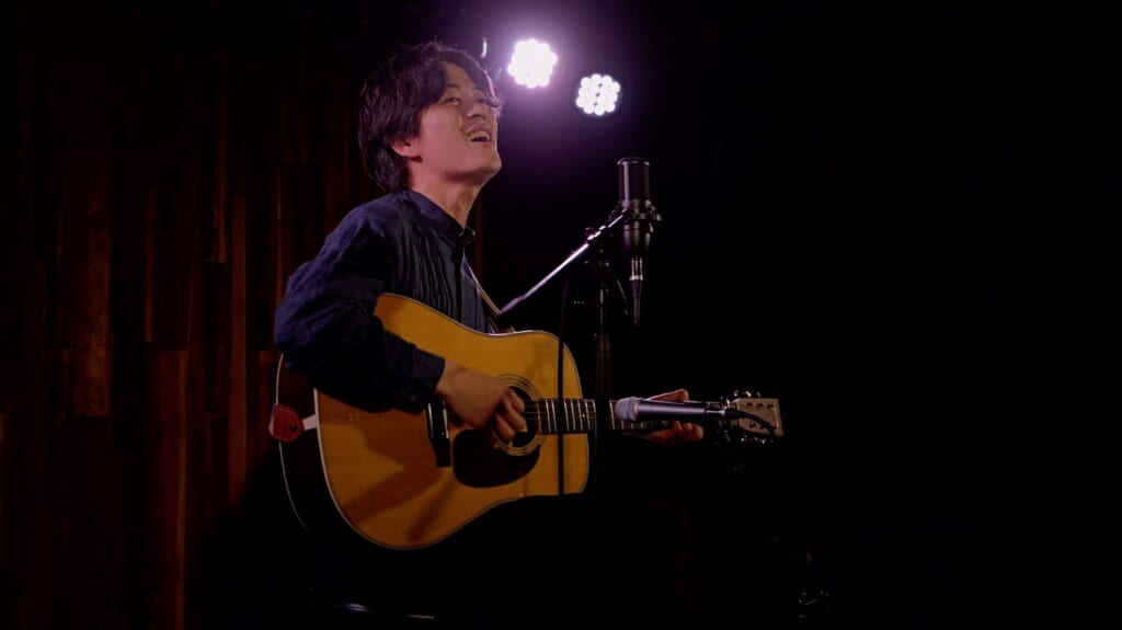 齊藤ジョニーが語る新作『キミと坂道』の“グルーヴ”と、長渕剛から学んだ“歌い手としての原点”