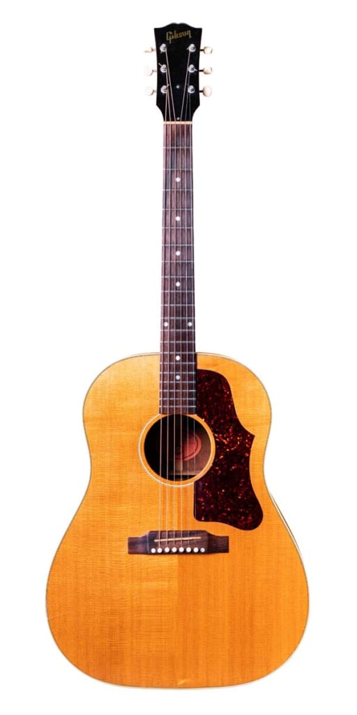 Gibson／J-50（前面）