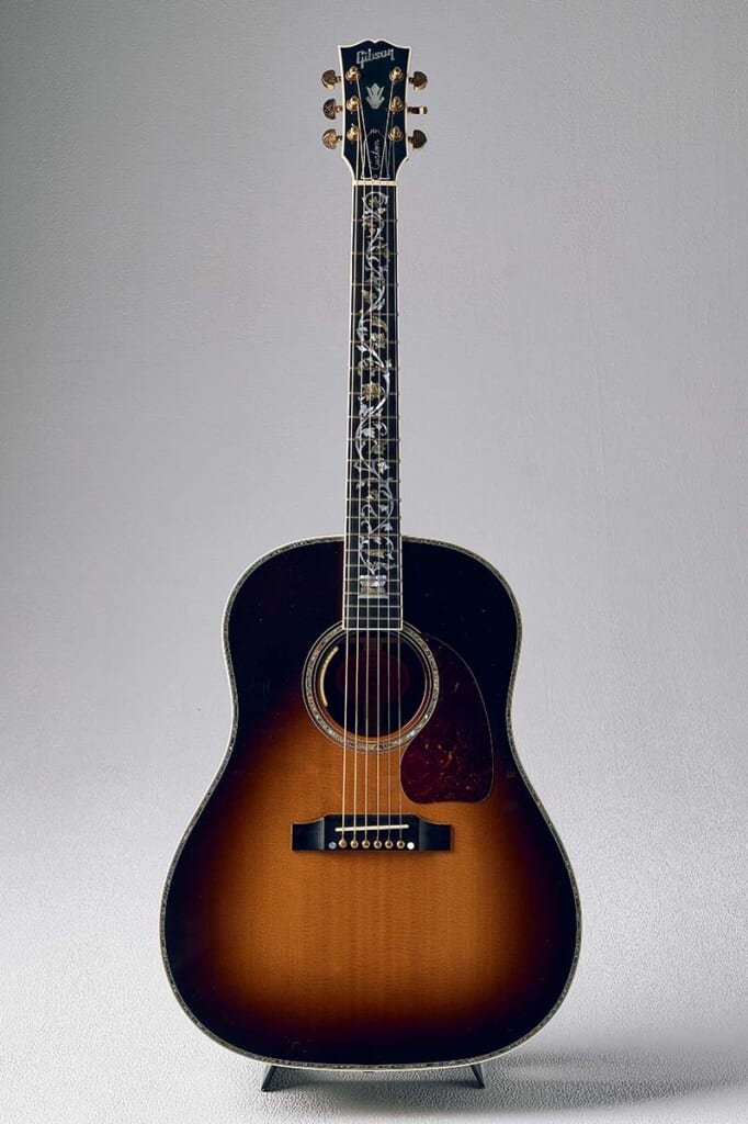 Gibson／J-45 Vine（前面）