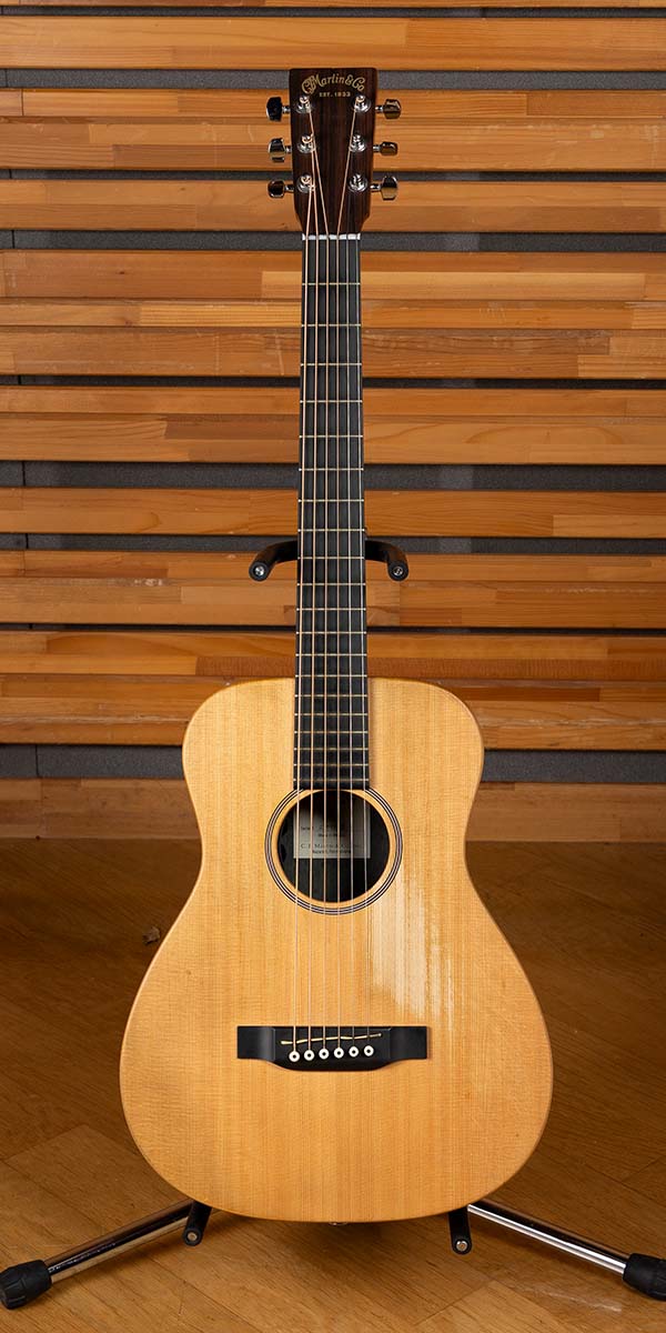 Martin 思い出のアコースティックギター ReNが最新ツアーで使用した4本のリトル・マーティンに迫る