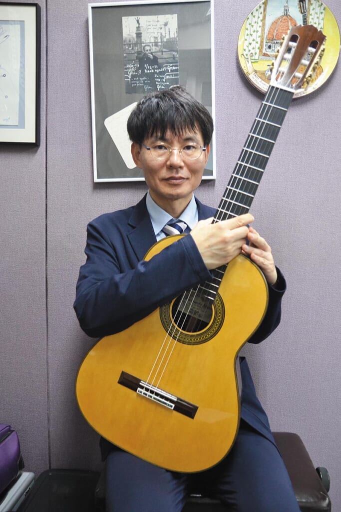 代表の服部文厚氏