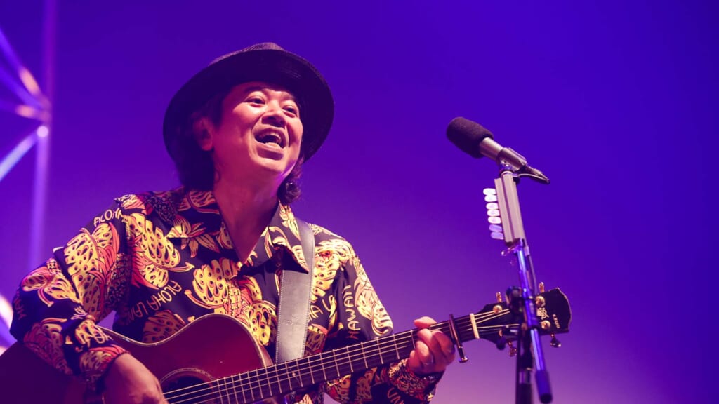 BEGINの島袋優が語る、新作『太陽』における作曲とアコースティック楽器のプレイ