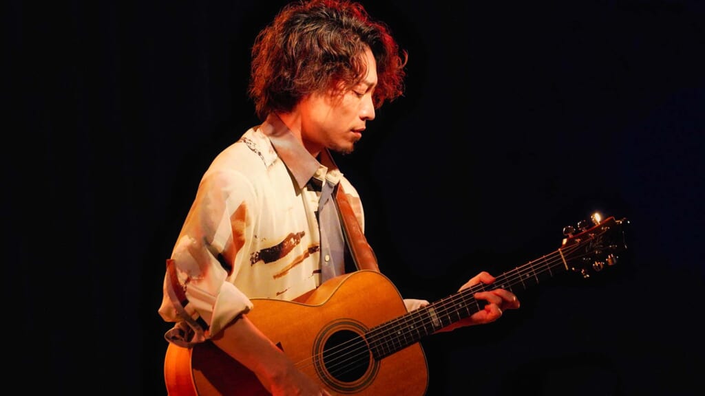 龍藏Ryuzoが語る、煌びやかなソロ・ギターで彩った初のクリスマス・アルバム