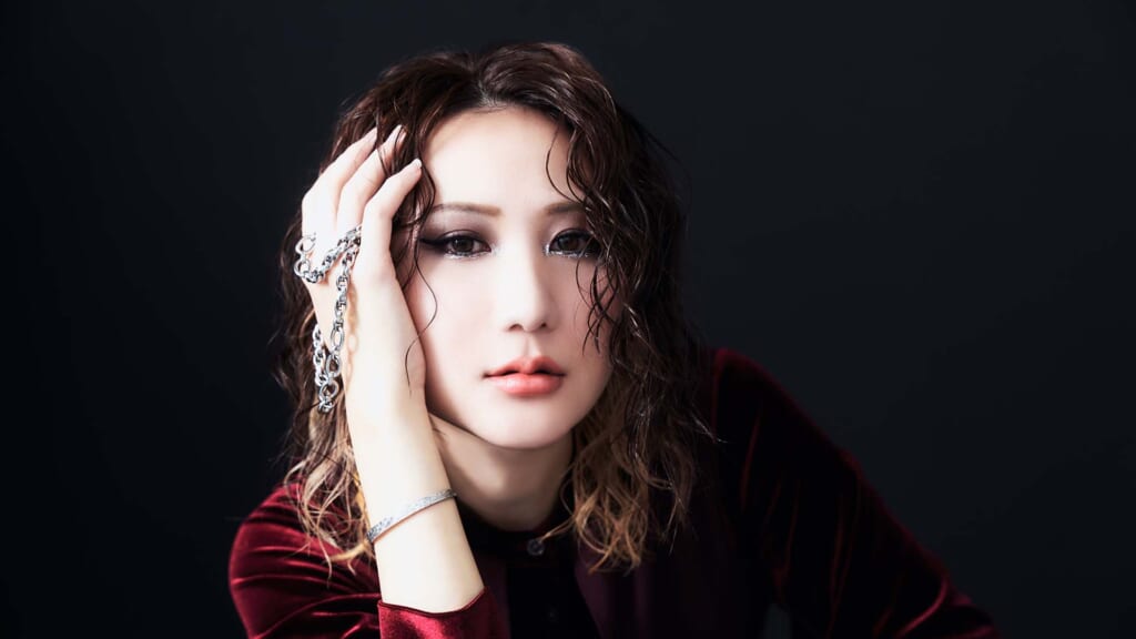 猪居亜美が6年ぶりにリリースしたクラシック・アルバム『BLACK ROSE』を全曲解説！