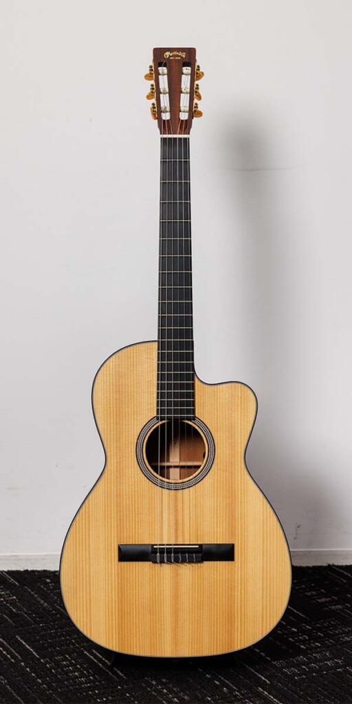 Martin／000C12-16E（前面）